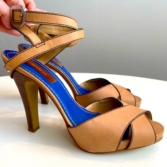 Gorgeous tan leather wrap ankle high heels - Picture 1 of 5